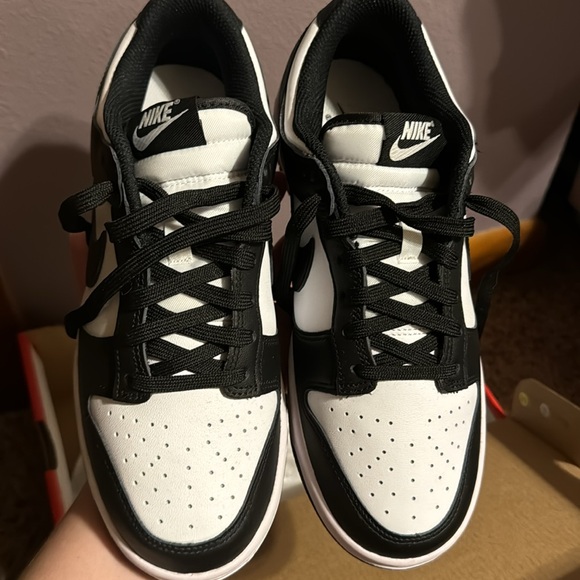 Women’s Nike Dunk Low - Picture 3 of 5